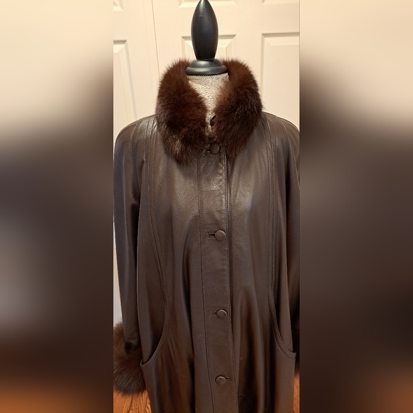 Genuine leather real fur trim full length coat by Santagostino - Picture 6 of 16